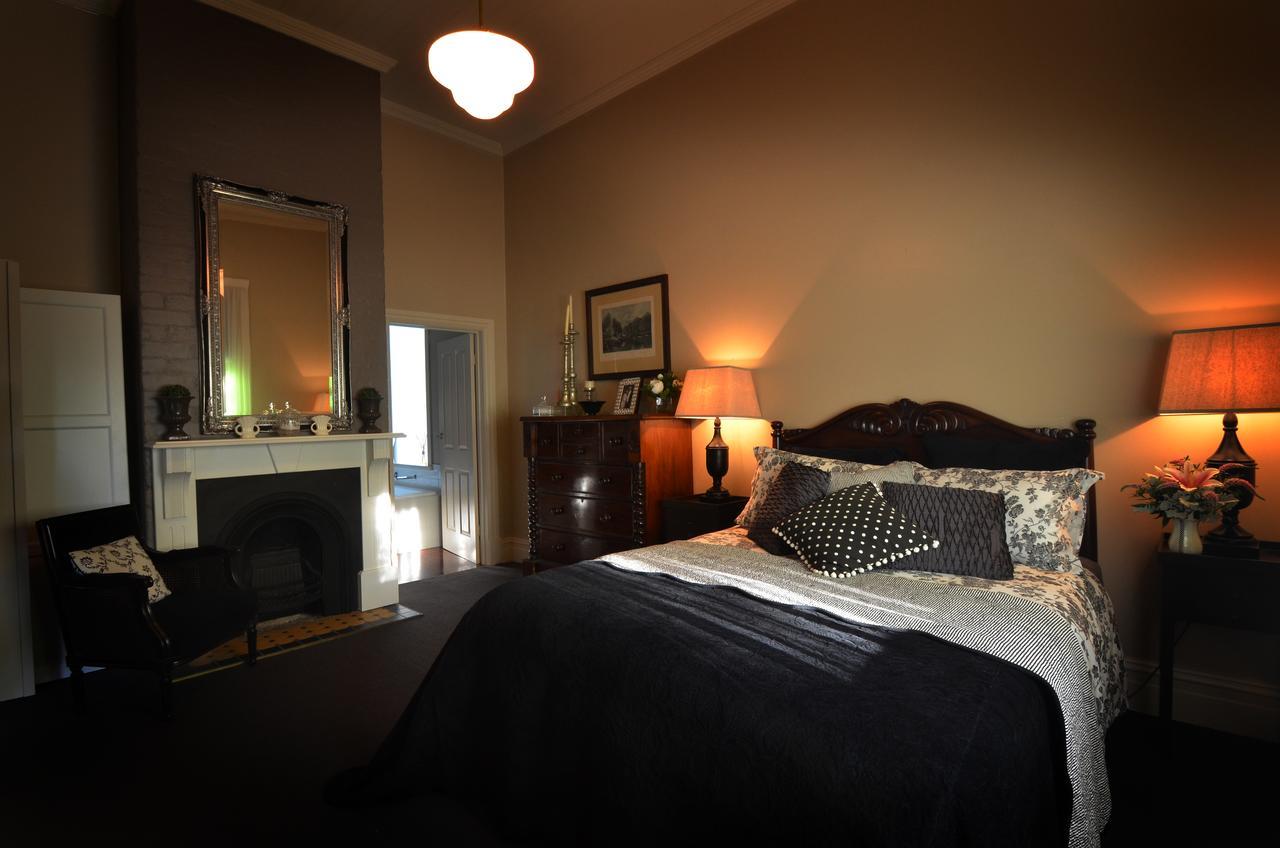 Clement House Bed & Breakfast Benalla Eksteriør bilde