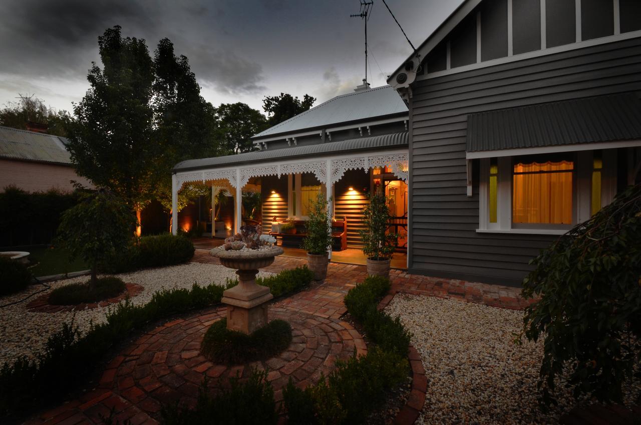 Clement House Bed & Breakfast Benalla Eksteriør bilde